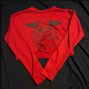 S Red Windsor crop top